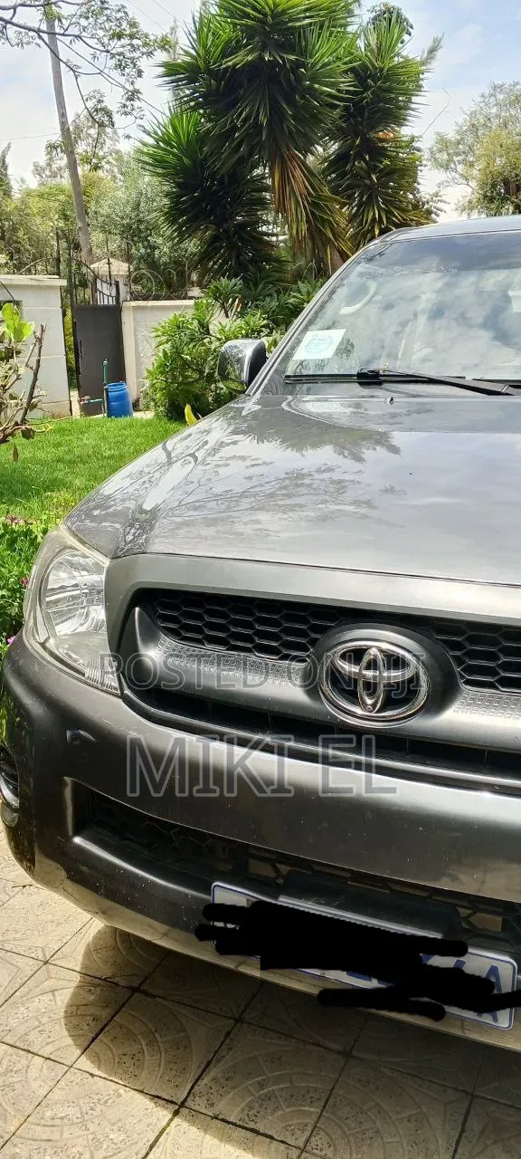 Toyota Hilux 2.5 D-4D SRX 2010 Gray