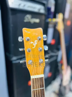 Yamaha 370 Acoustic Guitar ቦክስ ጊታር