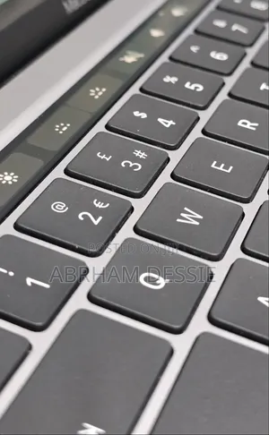 New Laptop Apple MacBook Pro 2021 M1 8GB Apple M1 SSD 256GB