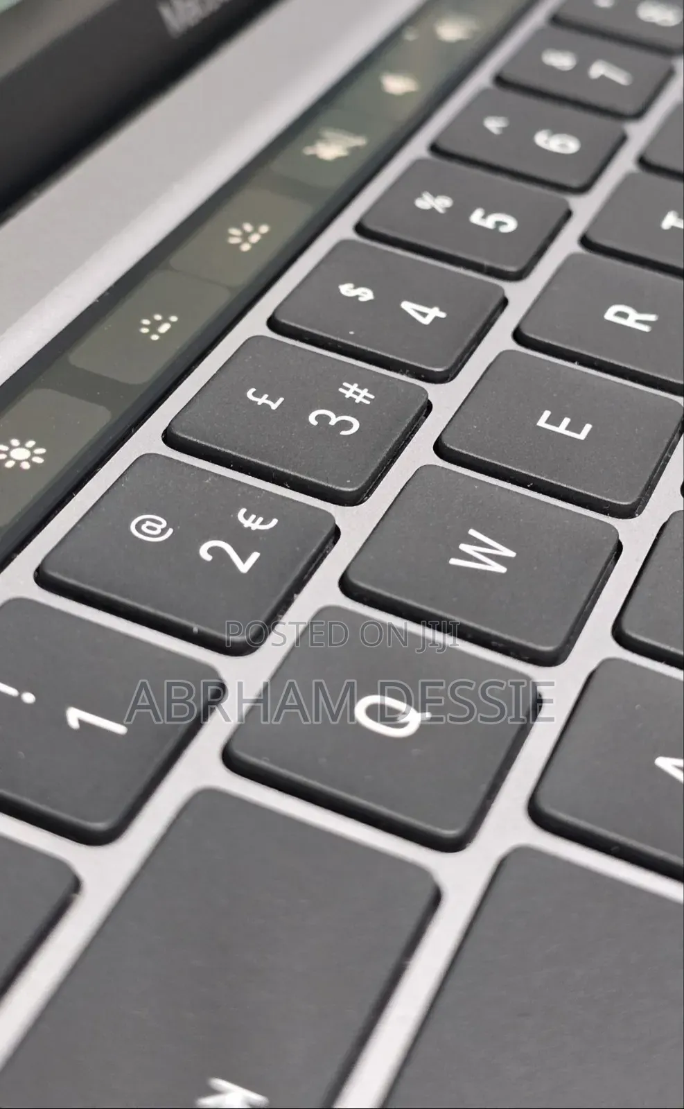 New Laptop Apple MacBook Pro 2021 M1 8GB Apple M1 SSD 256GB