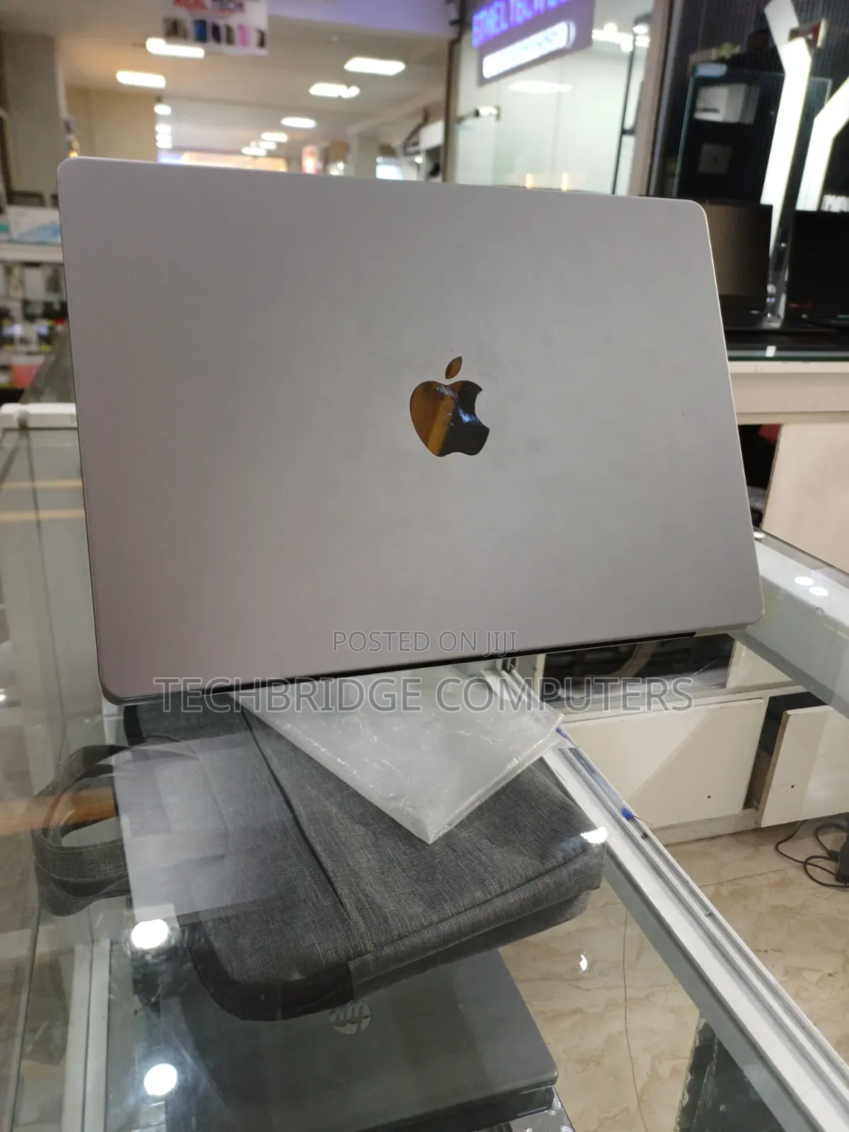 Laptop Apple MacBook Pro 2023 M3 8GB Apple M3 SSD 512GB