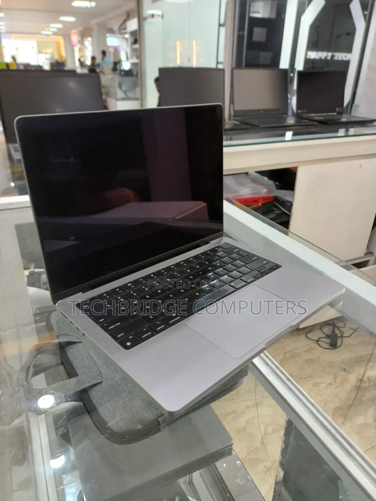 Laptop Apple MacBook Pro 2023 M3 8GB Apple M3 SSD 512GB