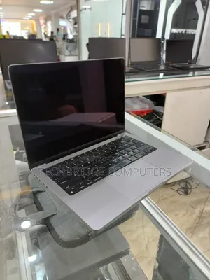Laptop Apple MacBook Pro 2023 M3 8GB Apple M3 SSD 512GB