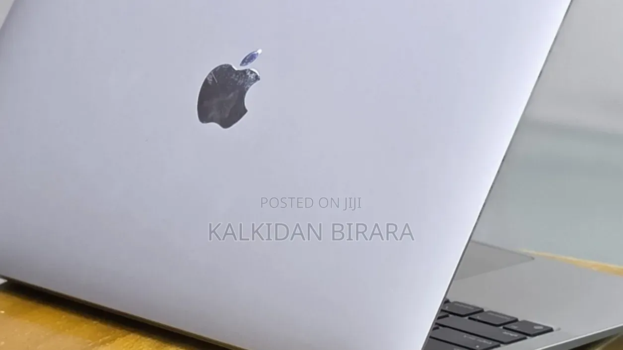 New Laptop Apple MacBook Air 2020 M1 8GB Apple M1 SSD 256GB