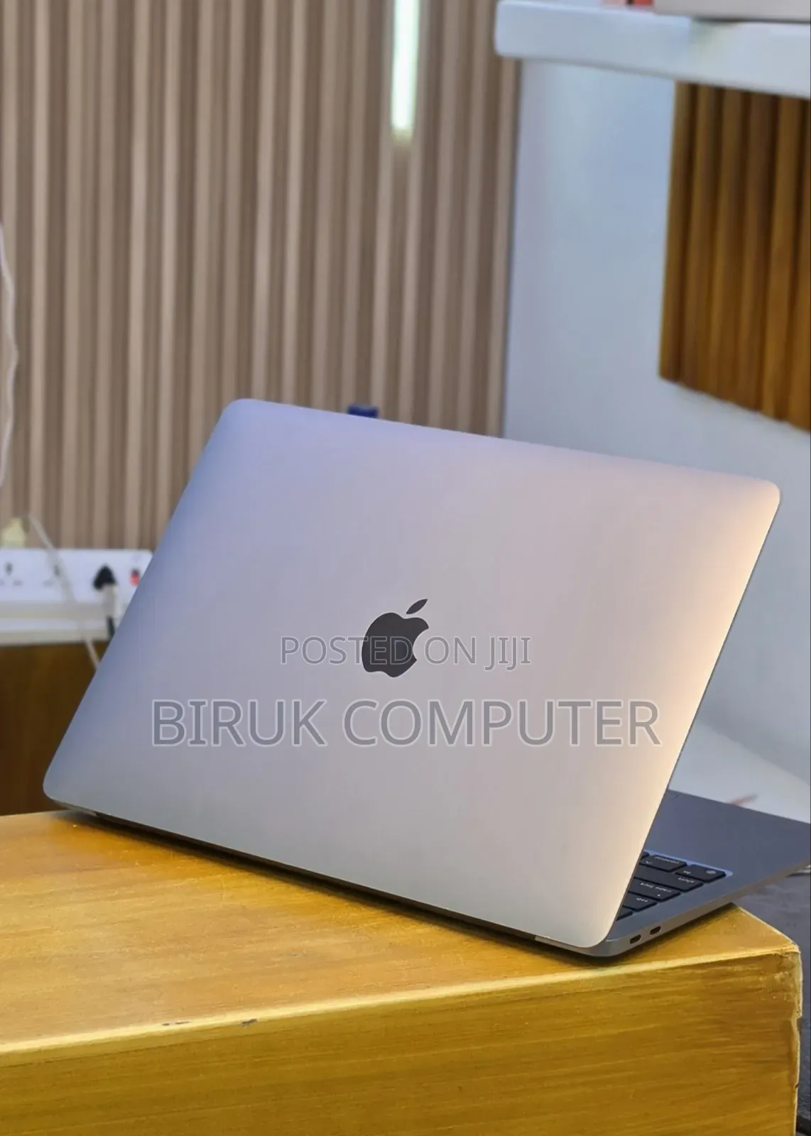 New Laptop Apple MacBook Air 2020 M1 16GB Apple M1 SSD 512GB