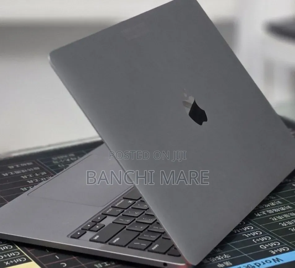 New Laptop Apple MacBook Pro 2020 M1 32GB Apple M1 Pro SSD 1T