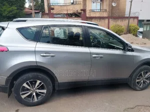 Toyota RAV4 LE AWD (2.5L 4cyl 6A) 2017 Silver