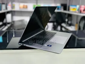 New Laptop HP ZBook Studio 16GB Intel Core i9 SSD 512GB