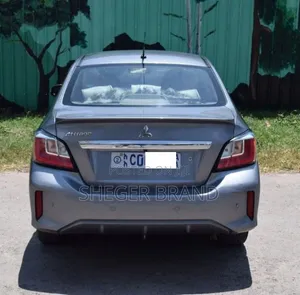 Mitsubishi Attrage 2022 Silver