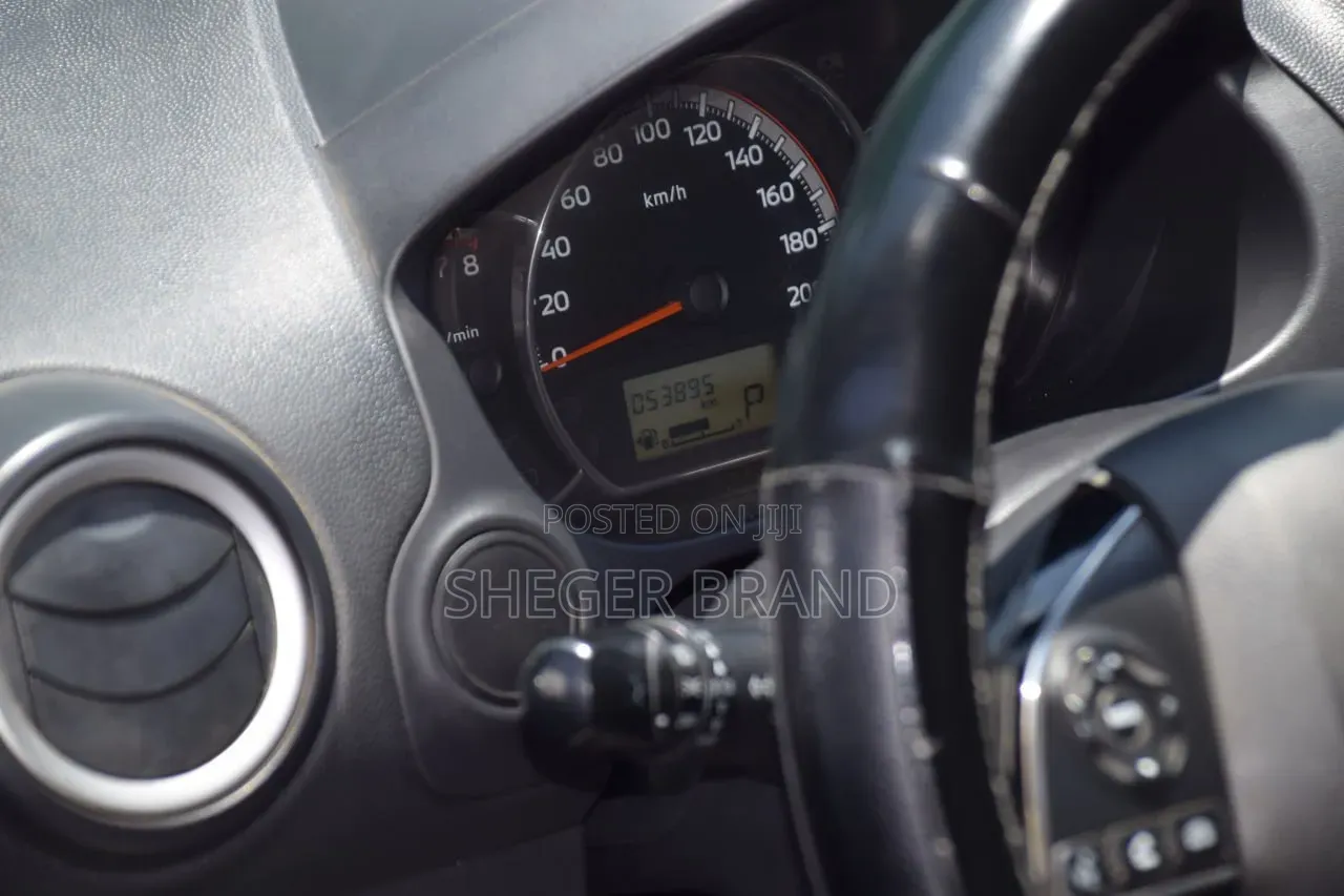Mitsubishi Attrage 2022 Silver