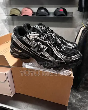 New Balance 740 Black/Metallic Silver Unisex Fashion Sneakers