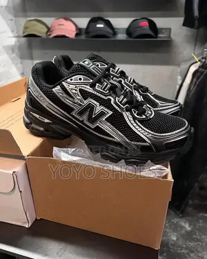 New Balance 740 Black/Metallic Silver Unisex Fashion Sneakers