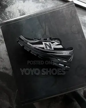 New Balance 740 Black/Metallic Silver Unisex Fashion Sneakers