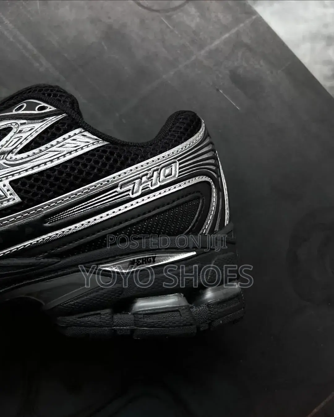 New Balance 740 Black/Metallic Silver Unisex Fashion Sneakers