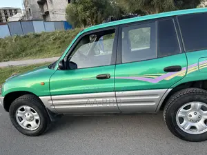 Toyota RAV4 Base FWD 1999