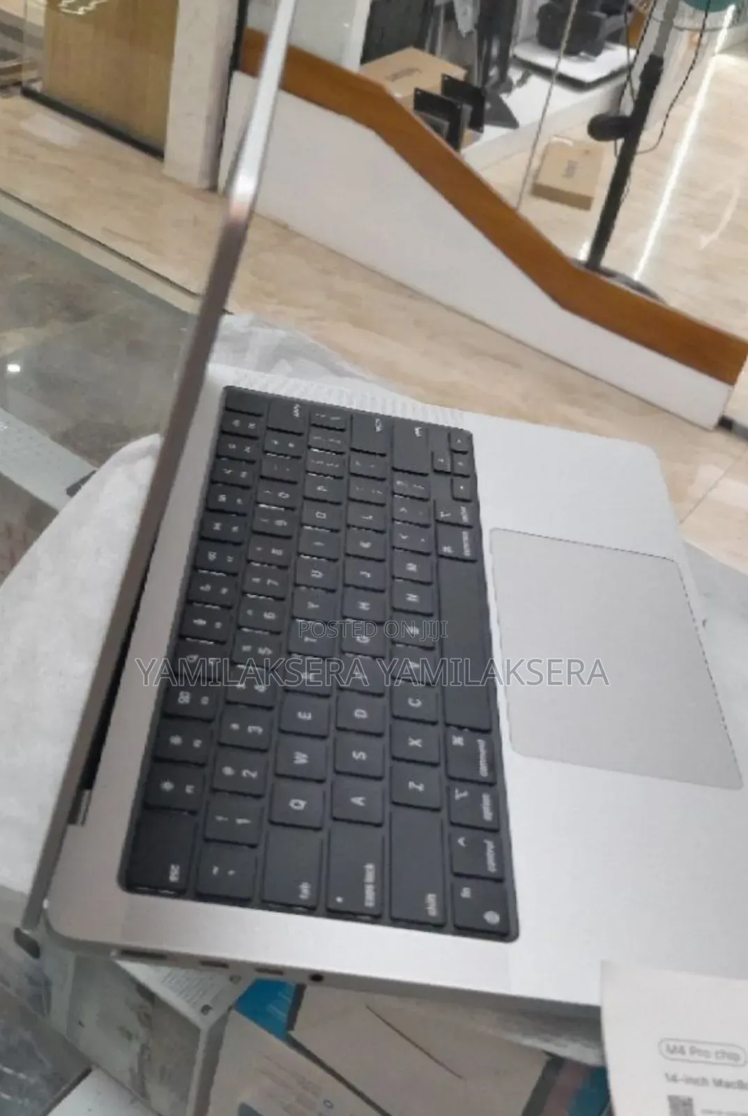 New Laptop Apple MacBook Pro 2021 M1 24GB Apple M1 SSD 512GB