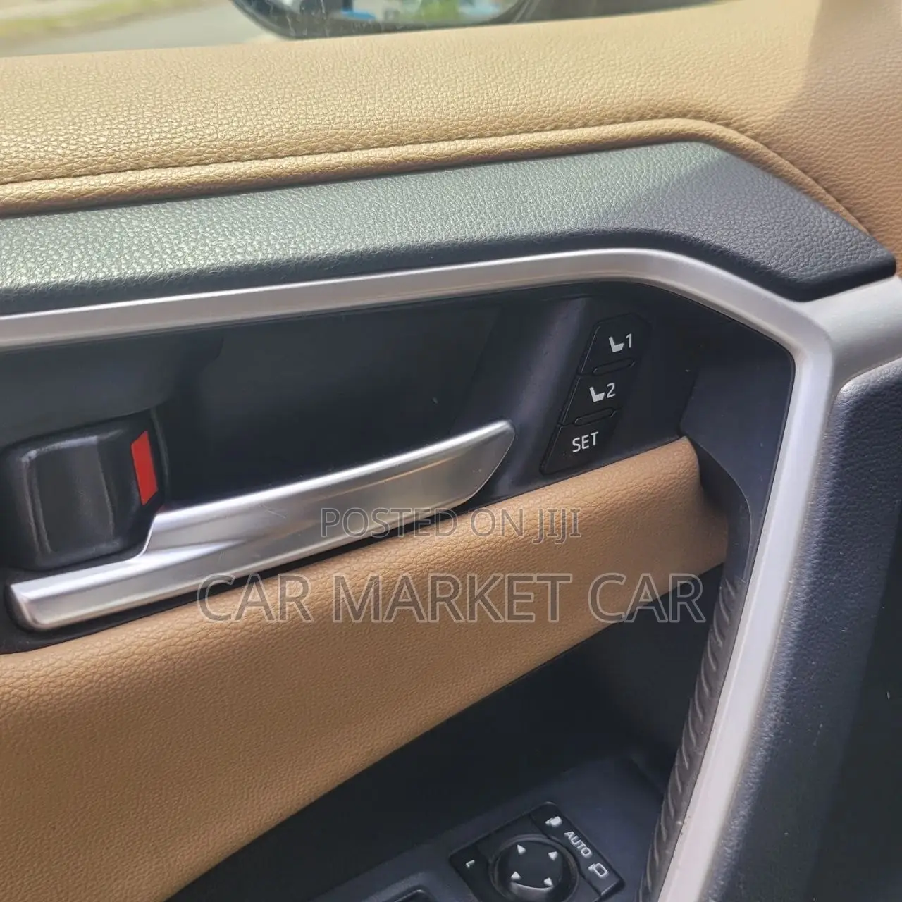 Toyota RAV4 Limited 2021 White