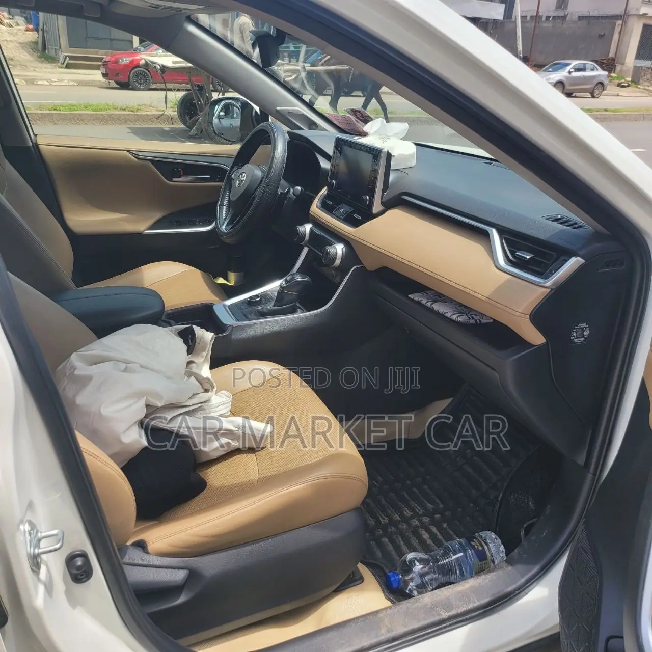 Toyota RAV4 Limited 2021 White