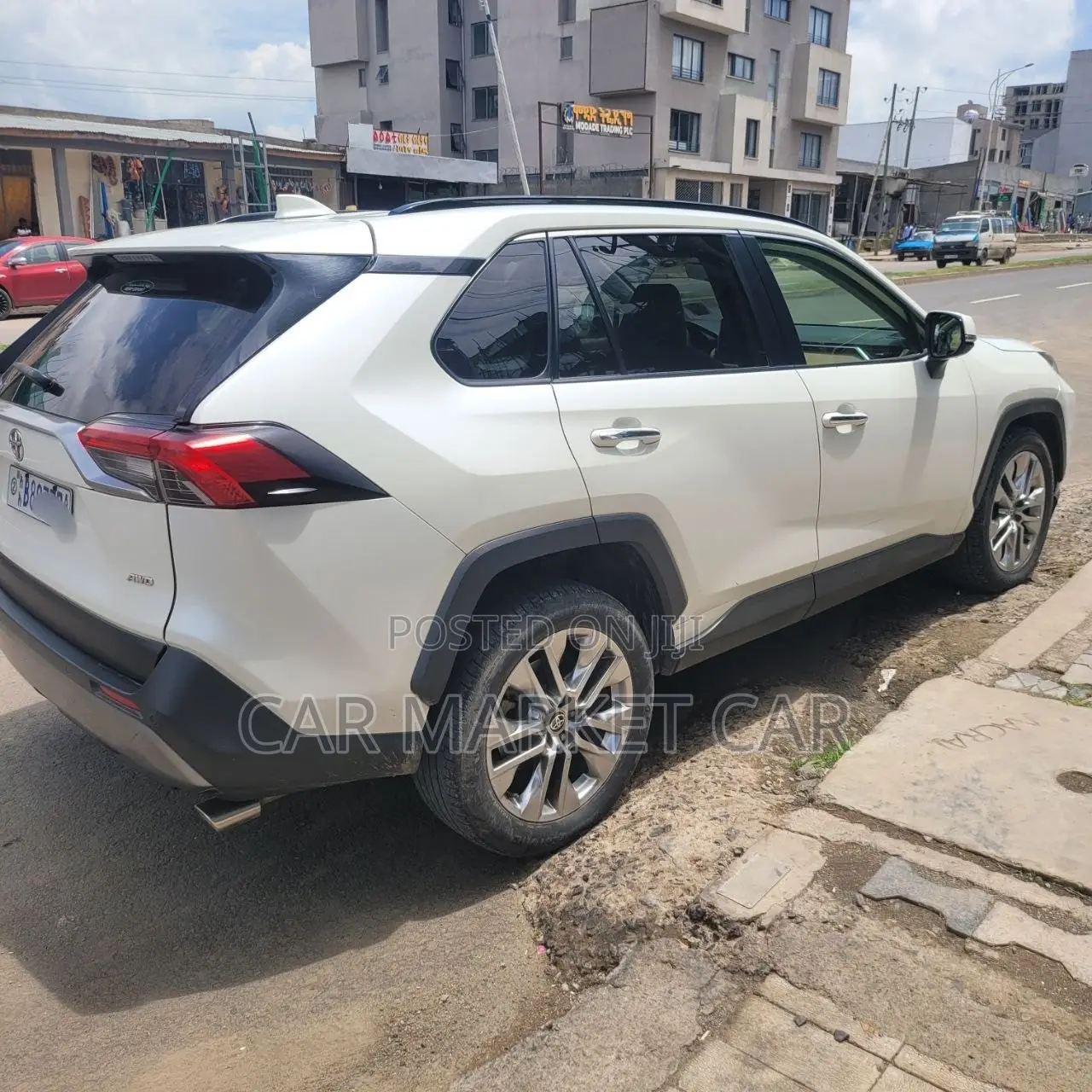 Toyota RAV4 Limited 2021 White