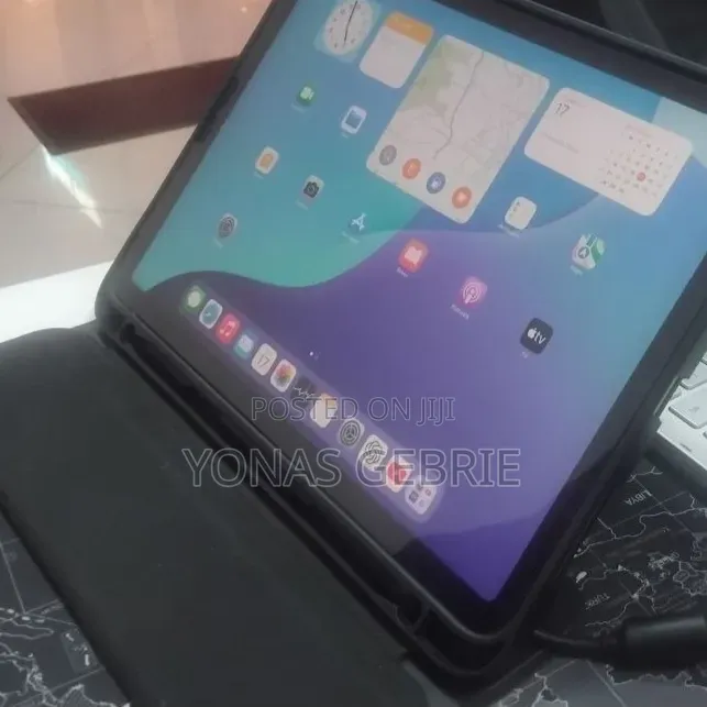 New Apple iPad Air 64 GB