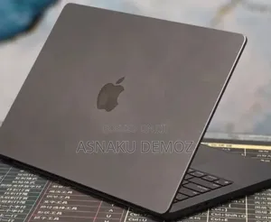 New Laptop Apple MacBook Pro 2024 M4 16GB Apple M4 Pro SSD 512GB