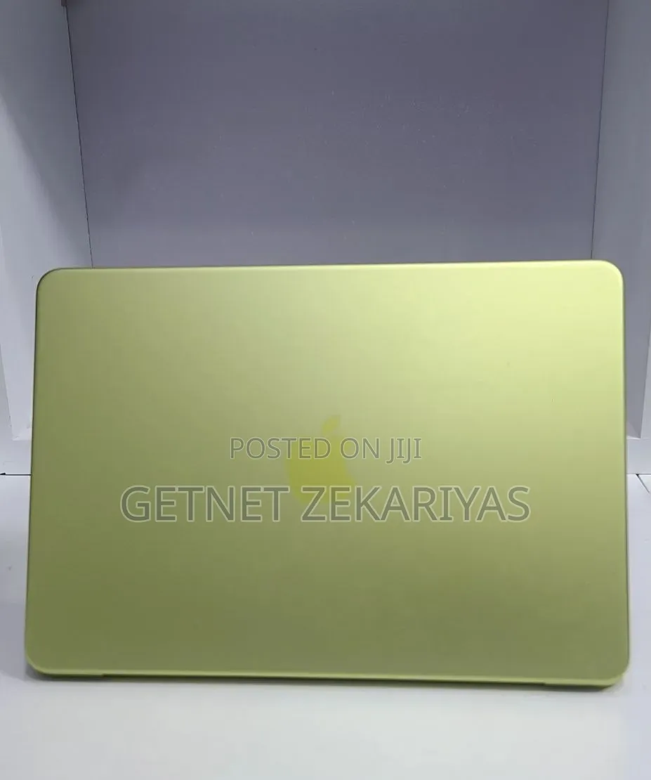 New Laptop Apple MacBook 8GB SSD 512GB
