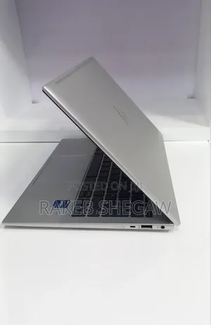 New Laptop HP EliteBook 830 16GB Intel Core i5 SSD 512GB