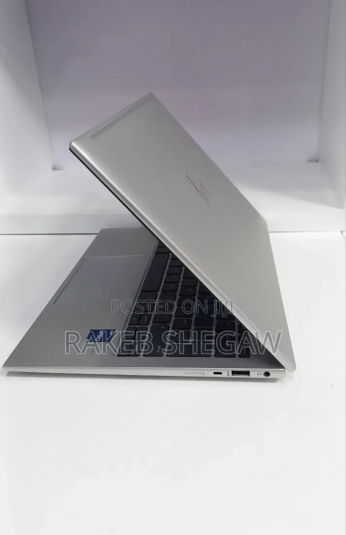 New Laptop HP EliteBook 830 16GB Intel Core i5 SSD 512GB