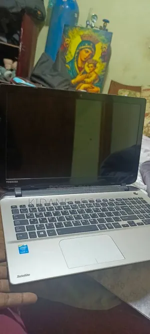Laptop Toshiba Satellite C55 4GB Intel Core i3 eMMC 500GB