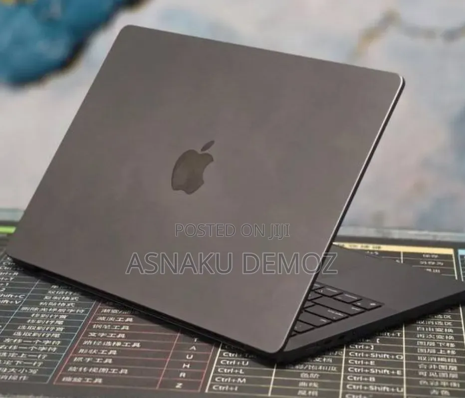 New Laptop Apple MacBook Pro 2024 M4 16GB Apple M4 Pro SSD 512GB