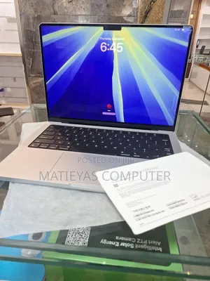 New Laptop Apple MacBook Pro 2024 M4 24GB Apple M4 Pro SSD 512GB