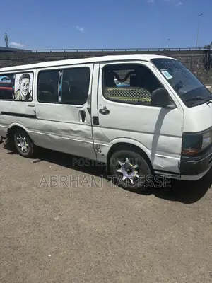 Toyota HiAce 1998 White