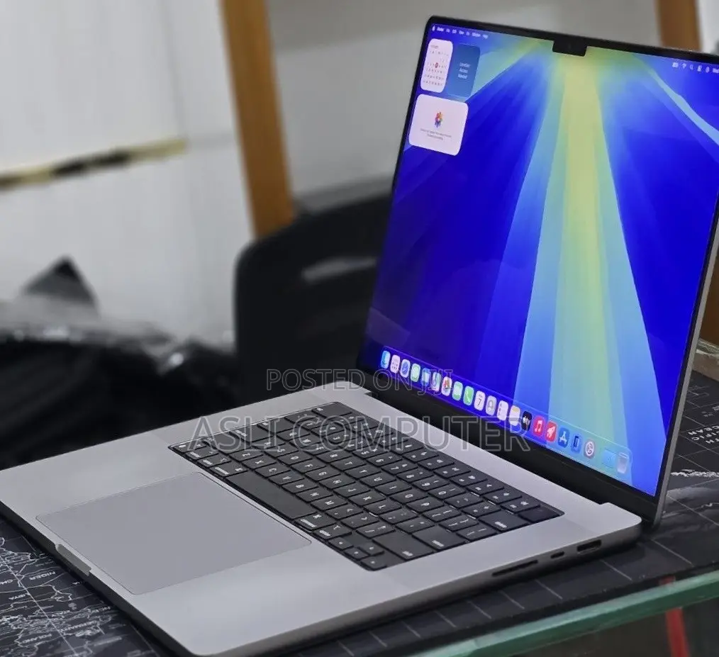 New Laptop Apple MacBook Pro 2021 M1 Max 64GB Apple M1 Max SSD 1T