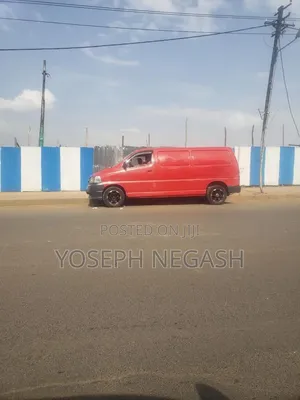 Toyota HiAce 2011 Red