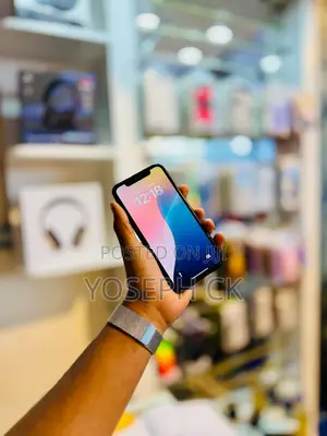 New Apple iPhone XR 64 GB Black