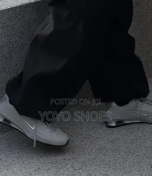 Nike Shox Z Metallic Silver /Black Unisex Fashion Sneaker