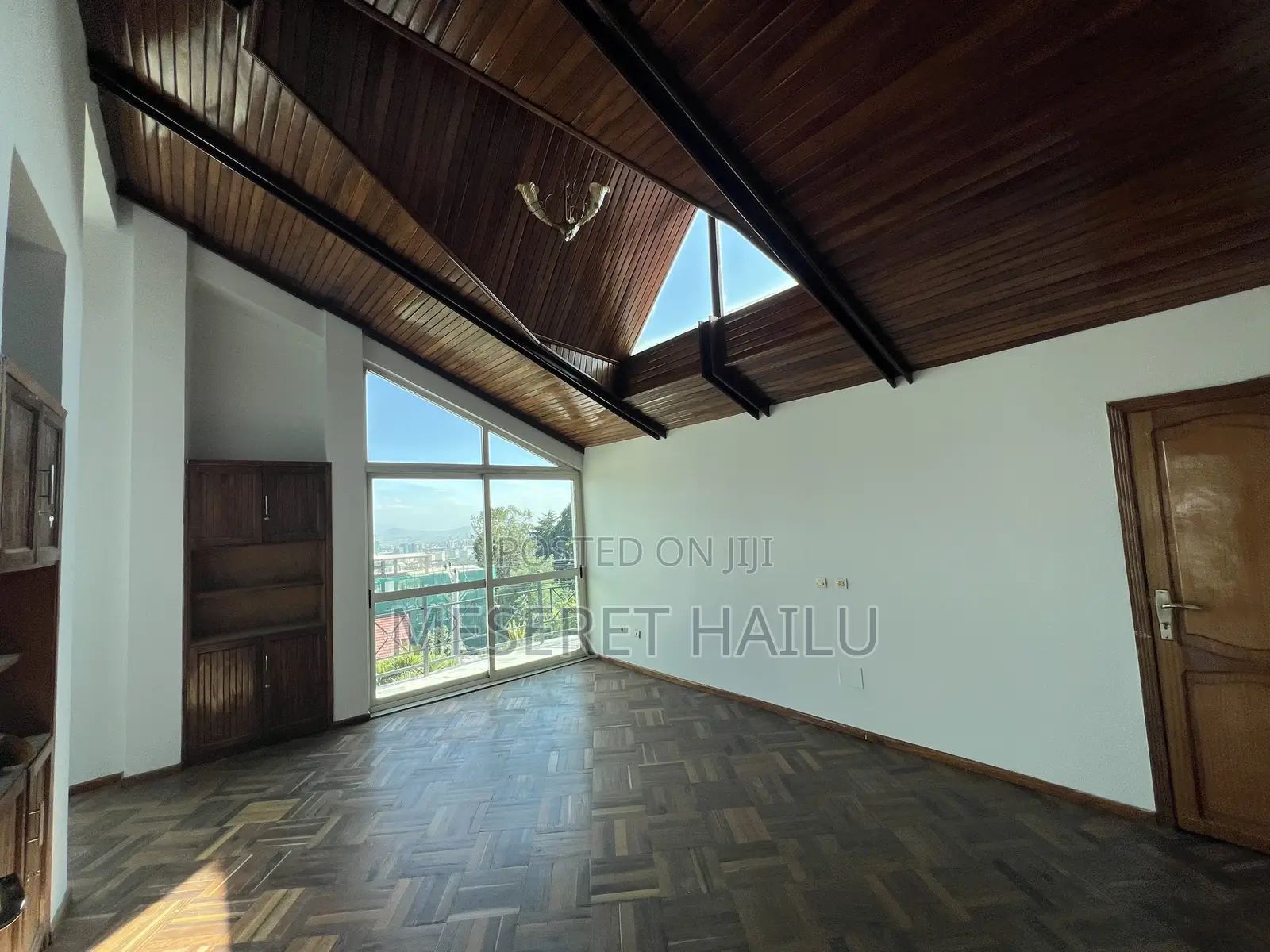 6bdrm House in Megenaga Top View, Bole for rent