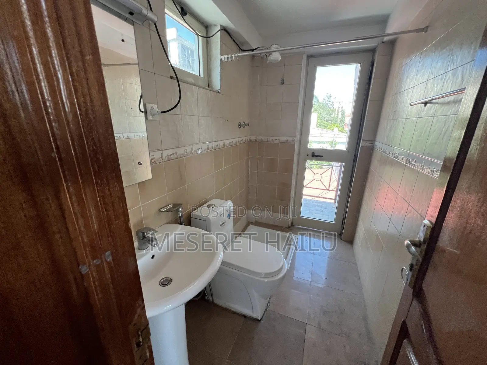 6bdrm House in Megenaga Top View, Bole for rent