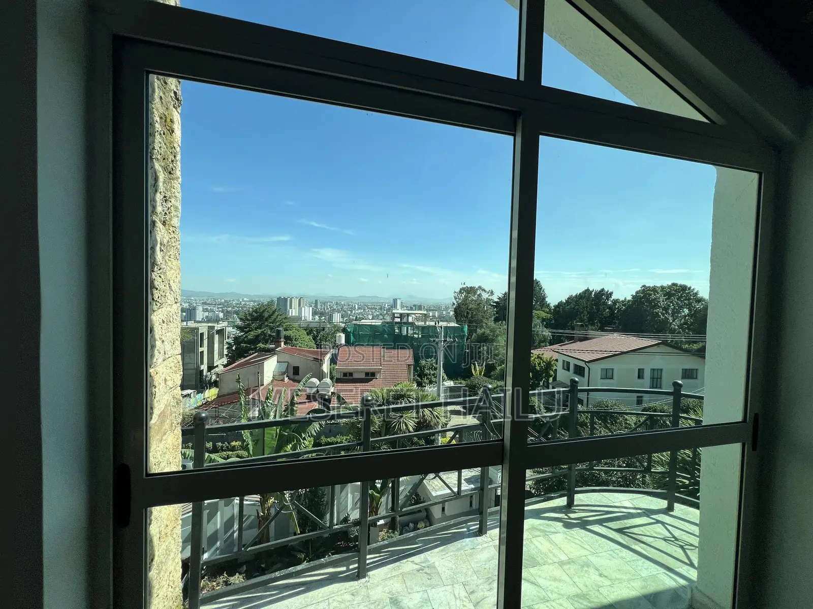 6bdrm House in Megenaga Top View, Bole for rent