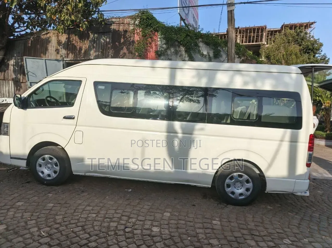 Toyota HiAce 2017 White