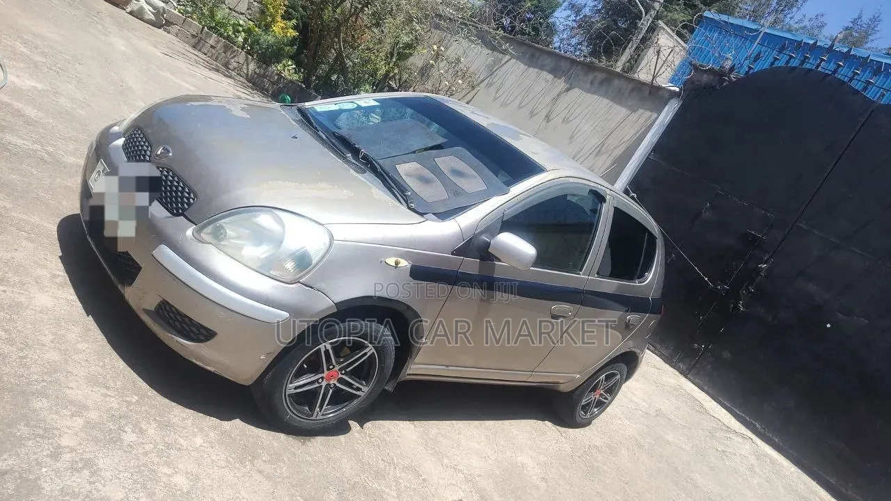 Toyota Vitz 2004