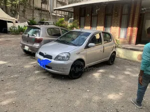 Toyota Vitz 2001 Silver