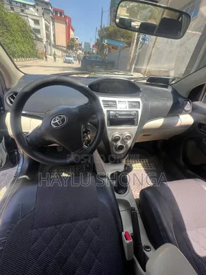 Toyota Yaris 2007 Gray
