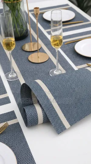 Table Mat With Runner and 6 Mats የጠረፔዛ ንጣፍ ከነ ራነር