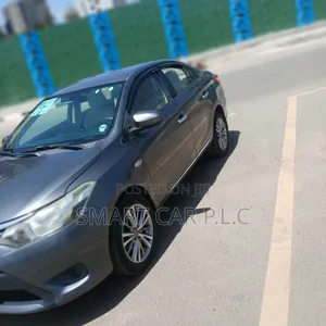 Toyota Yaris 2015 Gray