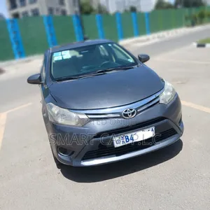 Toyota Yaris 2015 Gray