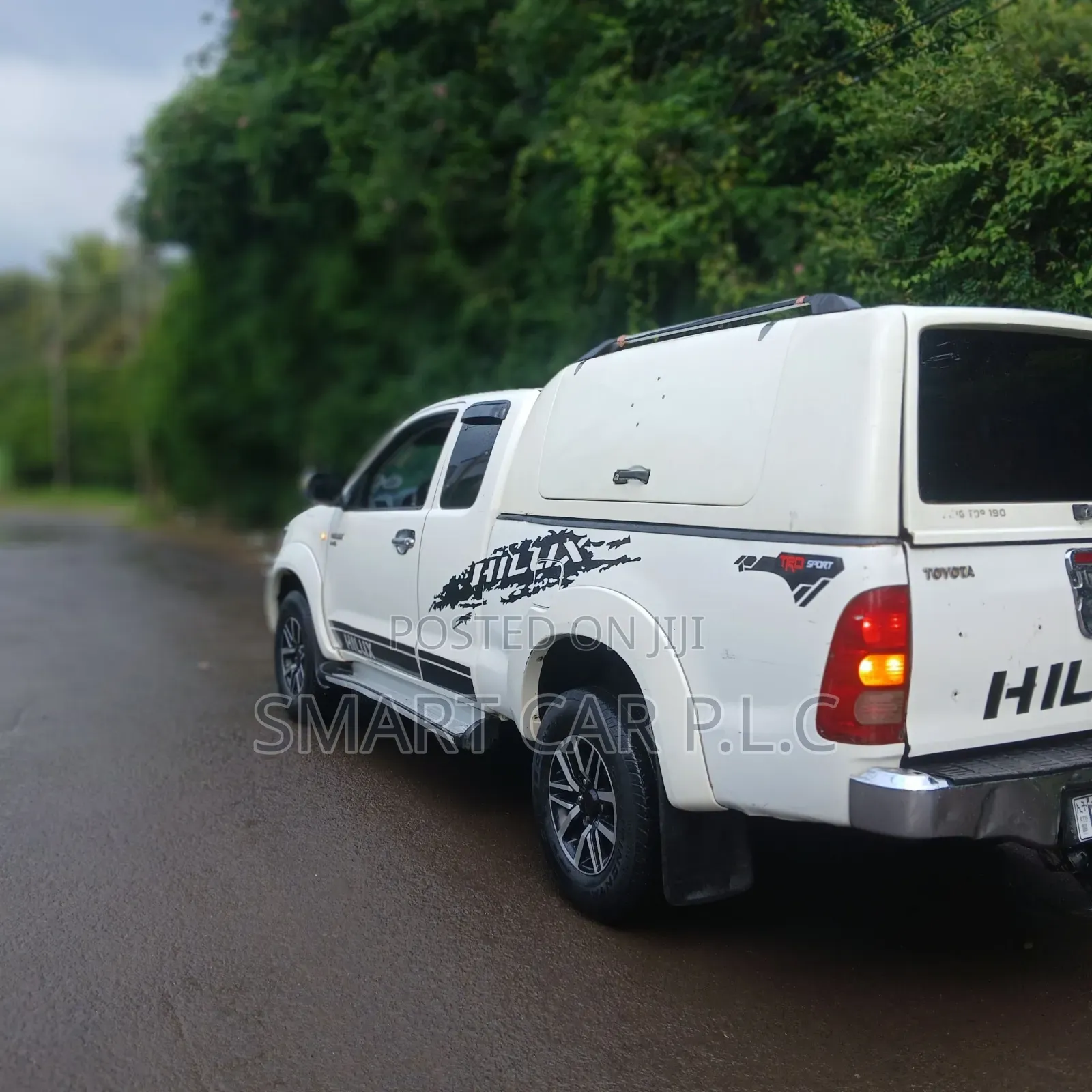 Toyota Hilux 2010 White