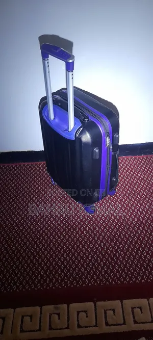 ሻንጣ Bags Orgnal Brand ለመግዛት የፈለገ በ መግኘት ይችላል
