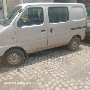 Suzuki Eeco 2025 Silver