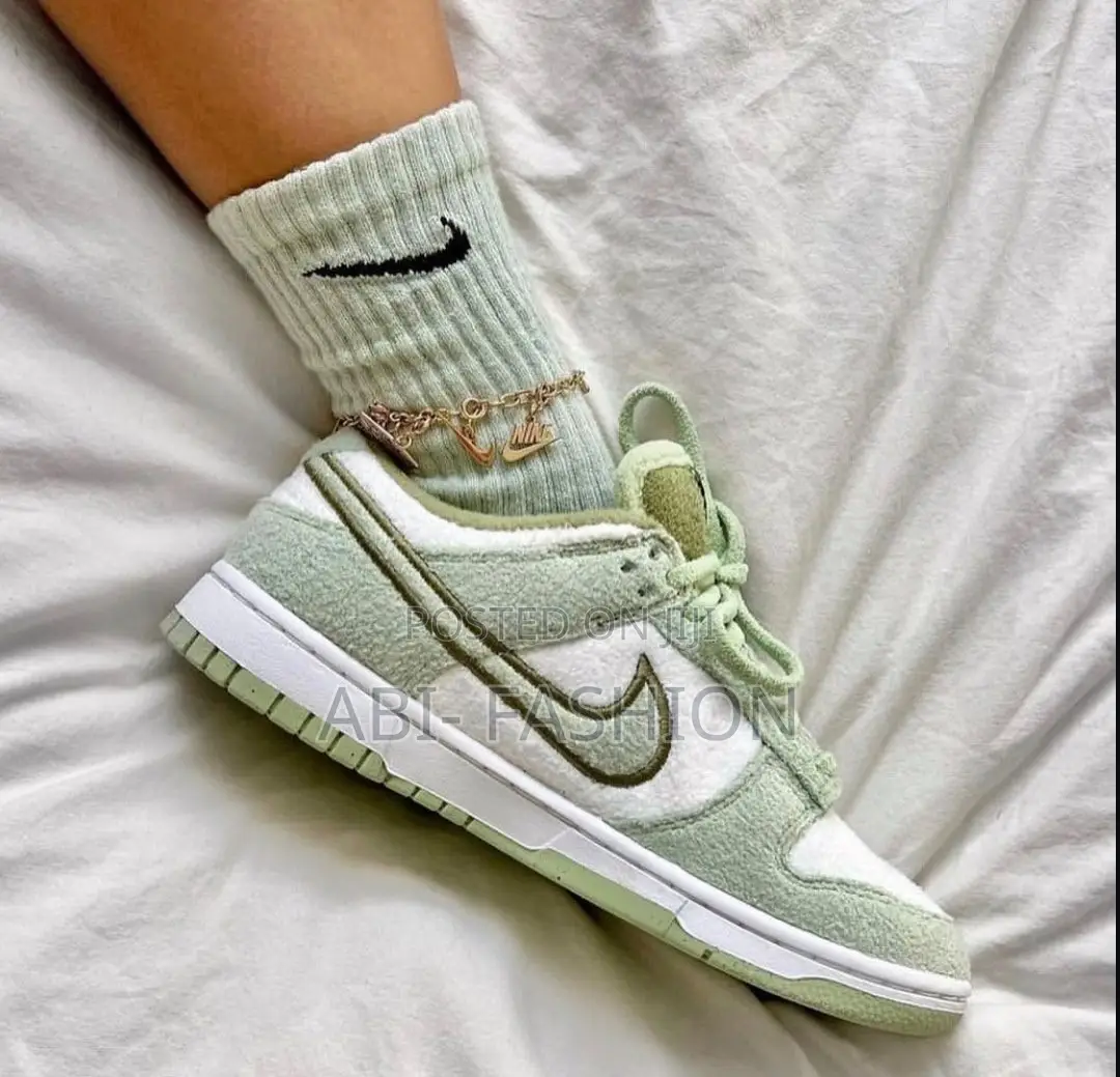 Nike Dunk Low SE Fleece Pack Honeydew Shoes – New Arrival